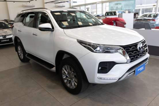 TOYOTA-HILUX SW4-2.8 D-4D TURBO DIESEL SRX 4X4 AUTOMÁTICO TOYOTA-HILUX SW4-2023