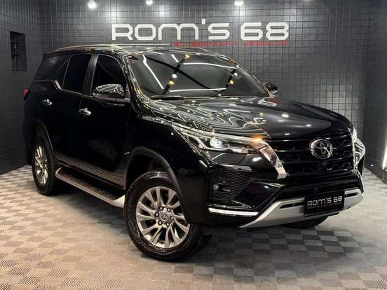 TOYOTA-HILUX SW4-2.8 D-4D TURBO DIESEL SRX 4X4 AUTOMÁTICO TOYOTA-HILUX SW4-2023