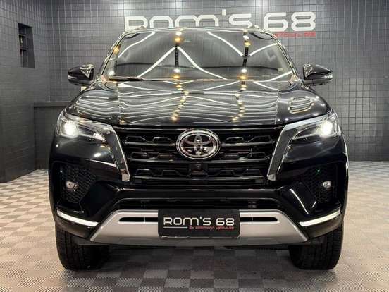 TOYOTA-HILUX SW4-2.8 D-4D TURBO DIESEL SRX 4X4 AUTOMÁTICO TOYOTA-HILUX SW4-2023