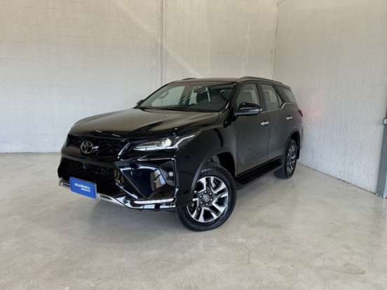 TOYOTA-HILUX SW4-2025