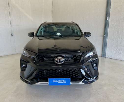 TOYOTA-HILUX SW4-2025