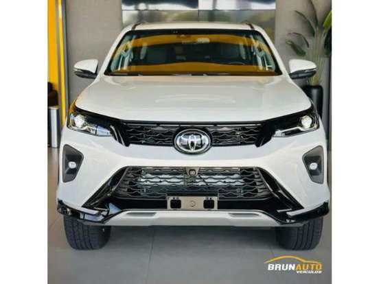 TOYOTA-HILUX SW4-2.8 D-4D TURBO DIESEL SRX PLATINUM 7L 4X4 AUTOMÁTICO TOYOTA-HILUX SW4-2024