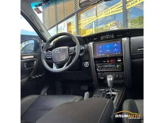TOYOTA-HILUX SW4-2.8 D-4D TURBO DIESEL SRX PLATINUM 7L 4X4 AUTOMÁTICO TOYOTA-HILUX SW4-2024