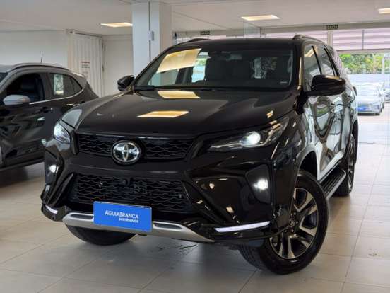TOYOTA-HILUX SW4-2.8 D-4D TURBO DIESEL SRX PLATINUM 7L 4X4 AUTOMÁTICO TOYOTA-HILUX SW4-2024
