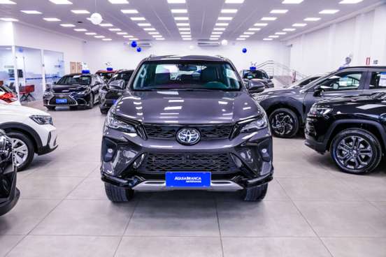 TOYOTA-HILUX SW4-2.8 D-4D TURBO DIESEL SRX PLATINUM 7L 4X4 AUTOMÁTICO TOYOTA-HILUX SW4-2024
