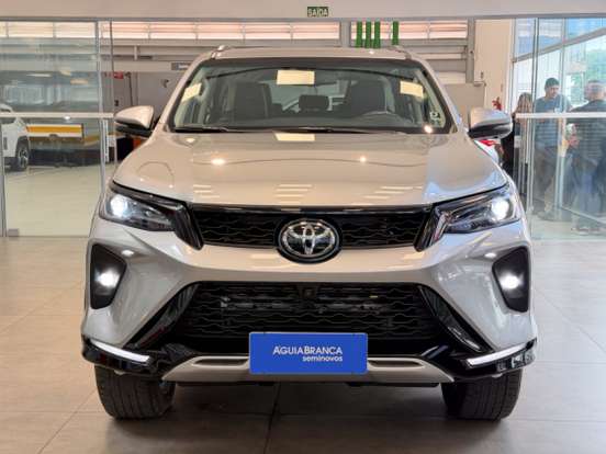TOYOTA-HILUX SW4-2.8 D-4D TURBO DIESEL SRX PLATINUM 7L 4X4 AUTOMÁTICO TOYOTA-HILUX SW4-2024