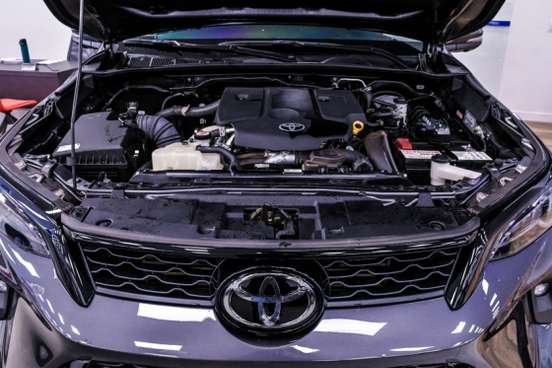 TOYOTA-HILUX SW4-2024