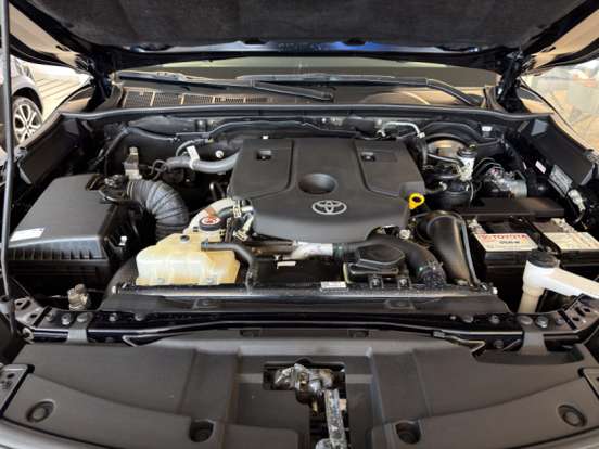TOYOTA-HILUX SW4-2.8 D-4D TURBO DIESEL SRX PLATINUM 7L 4X4 AUTOMÁTICO TOYOTA-HILUX SW4-2024