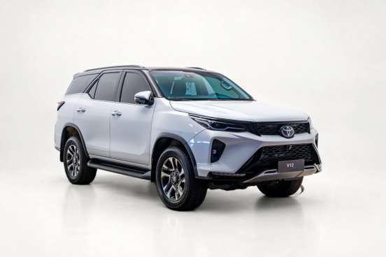 TOYOTA-HILUX SW4-2023