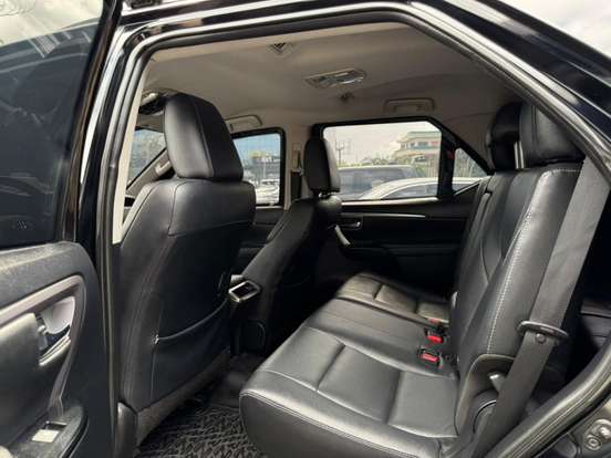 TOYOTA-HILUX SW4-2.8 D-4D TURBO DIESEL SRX PLATINUM 7L 4X4 AUTOMÁTICO TOYOTA-HILUX SW4-2024
