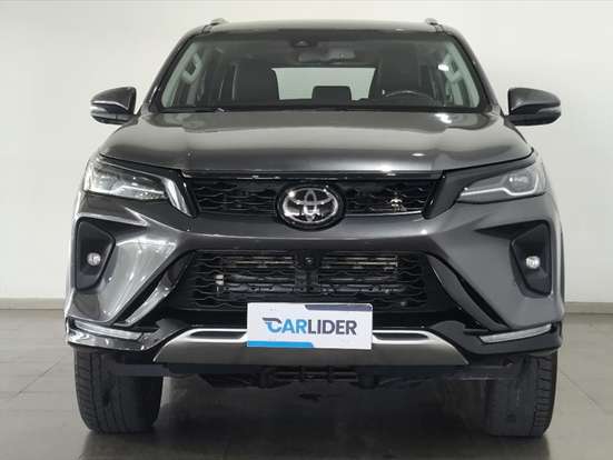TOYOTA-HILUX SW4-2024