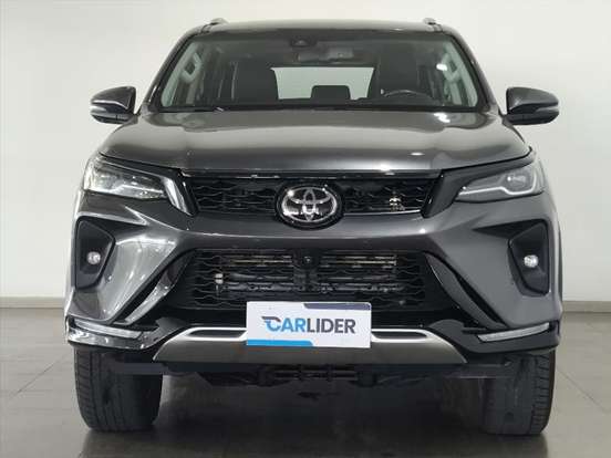 TOYOTA-HILUX SW4-2.8 D-4D TURBO DIESEL SRX PLATINUM 7L 4X4 AUTOMÁTICO TOYOTA-HILUX SW4-2024