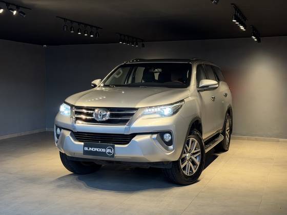 TOYOTA HILUX SW4 2.8 SRX 4X4 16V TURBO INTERCOOLER DIESEL 4P AUTOMÁTICO