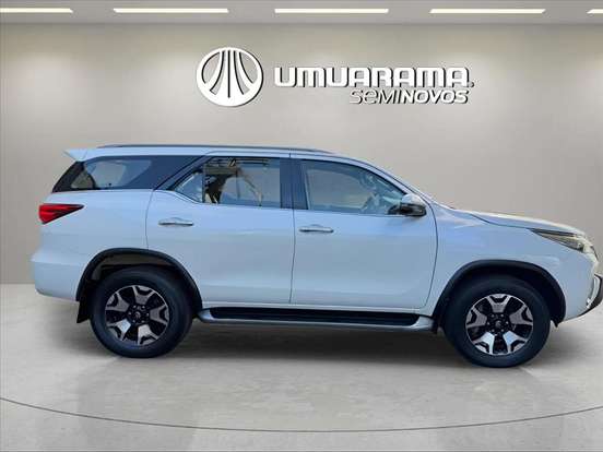 TOYOTA-HILUX SW4-2.8 SRX DIAMOND 4X4 7 LUGARES 16V TURBO INTERCOOLER DIESEL 4P AUTOMÁTICO TOYOTA-HILUX SW4-2019