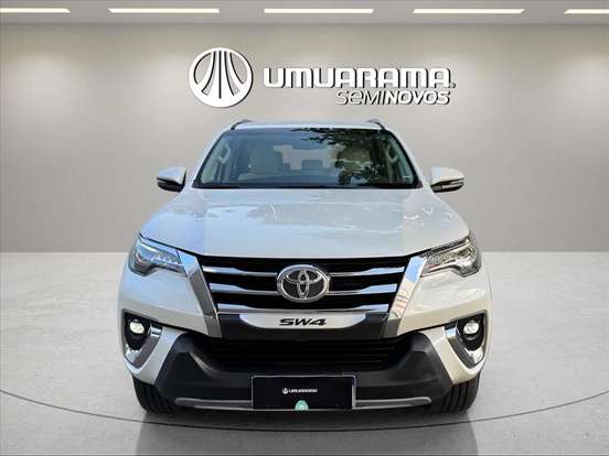 TOYOTA-HILUX SW4-2.8 SRX DIAMOND 4X4 7 LUGARES 16V TURBO INTERCOOLER DIESEL 4P AUTOMÁTICO TOYOTA-HILUX SW4-2019