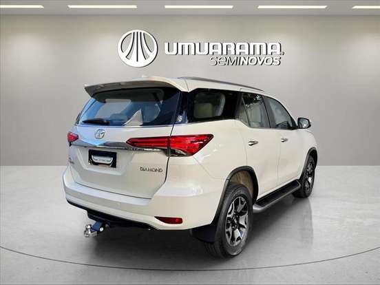 TOYOTA-HILUX SW4-2.8 SRX DIAMOND 4X4 7 LUGARES 16V TURBO INTERCOOLER DIESEL 4P AUTOMÁTICO TOYOTA-HILUX SW4-2019