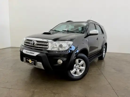 TOYOTA-HILUX SW4-2011