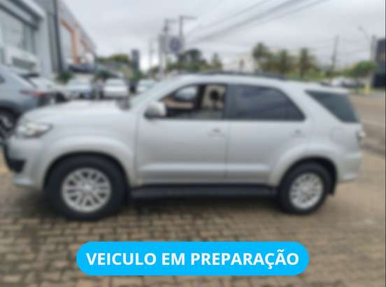 TOYOTA-HILUX SW4-3.0 SRV 4X4 16V TURBO INTERCOOLER DIESEL 4P AUTOMÁTICO TOYOTA-HILUX SW4-2013