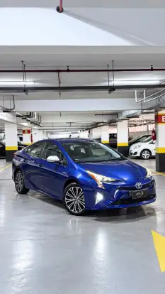TOYOTA-PRIUS-2017