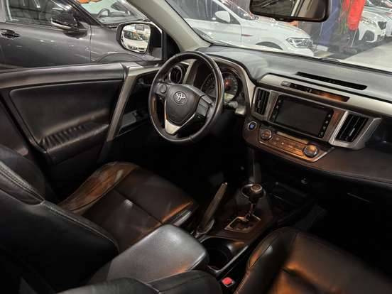 TOYOTA-RAV4-2014