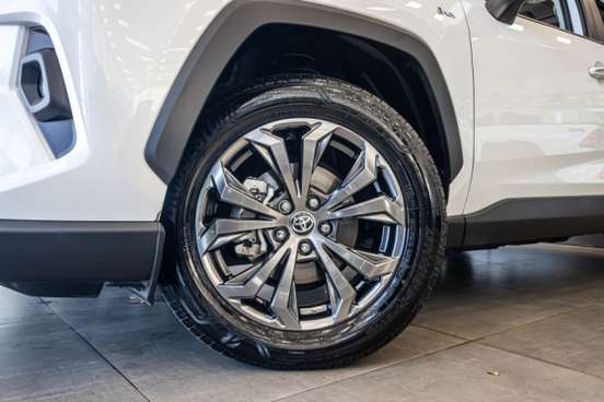 TOYOTA-RAV4-2025