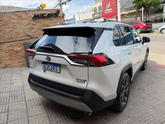TOYOTA-RAV4-2023