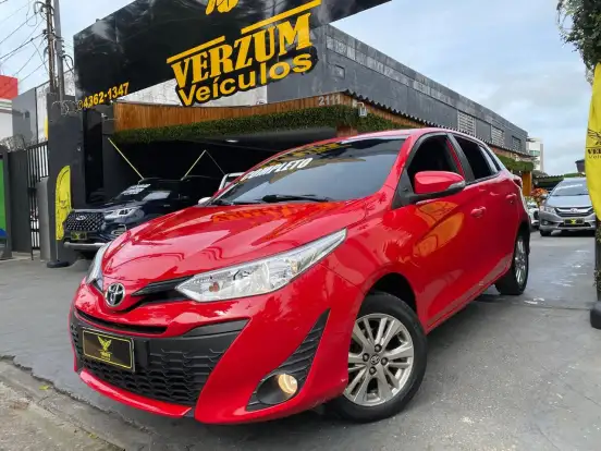 TOYOTA-YARIS-2018