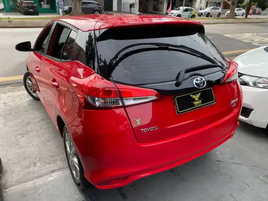TOYOTA-YARIS-2018