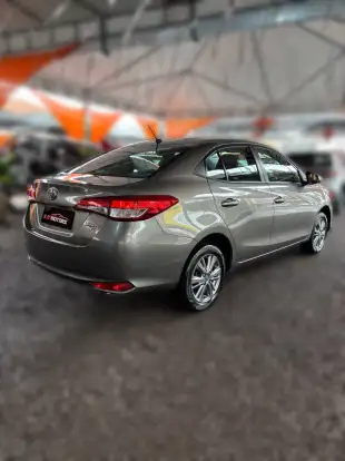 TOYOTA-YARIS-2020