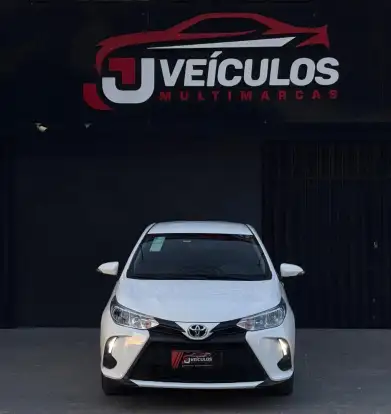 TOYOTA-YARIS-2024