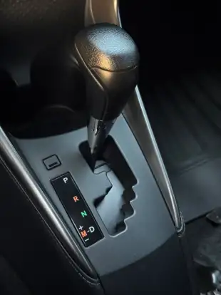TOYOTA-YARIS-2024
