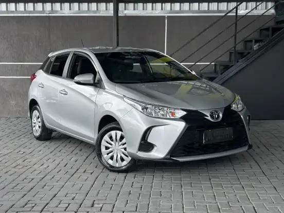 TOYOTA-YARIS-2024