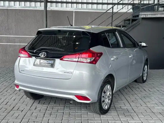 TOYOTA-YARIS-2024