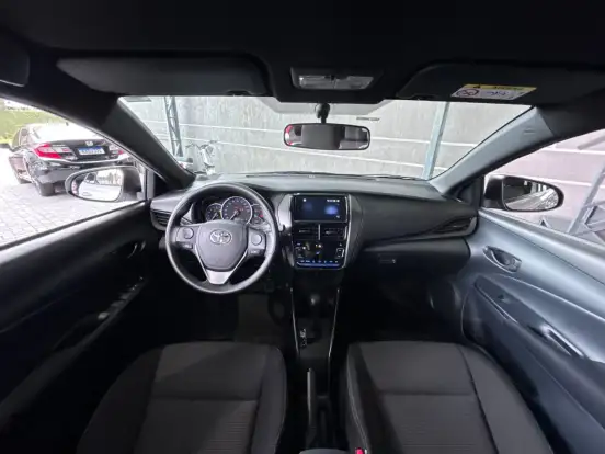 TOYOTA-YARIS-2024