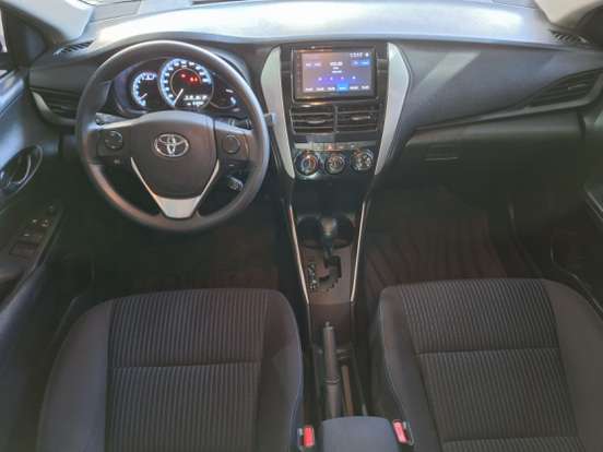 TOYOTA-YARIS-2021