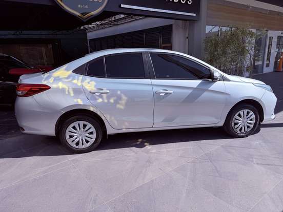 TOYOTA-YARIS-2022