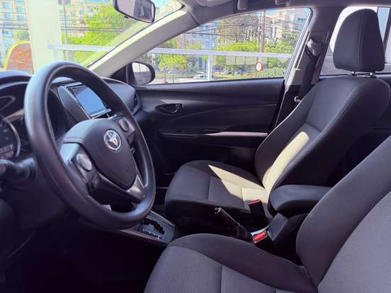 TOYOTA-YARIS-2022