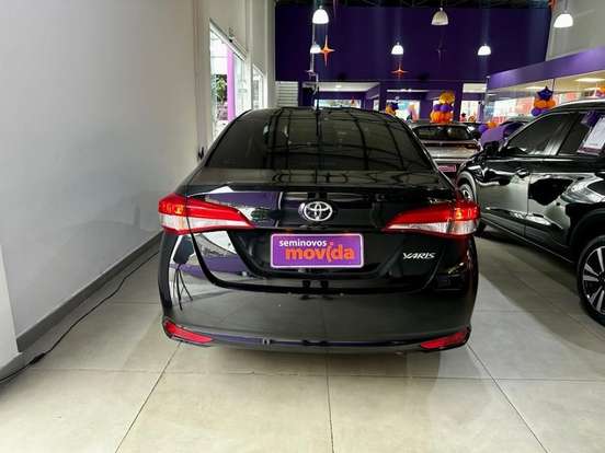 TOYOTA-YARIS-2024