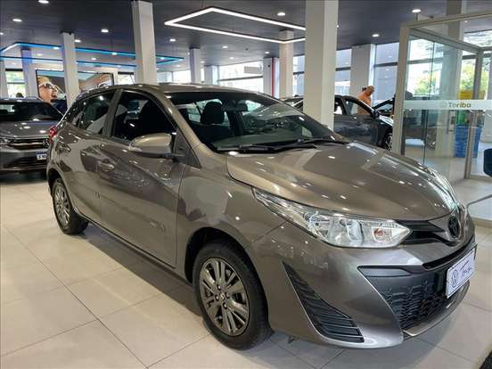 TOYOTA-YARIS-2020