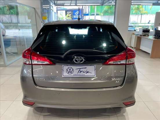 TOYOTA-YARIS-2020
