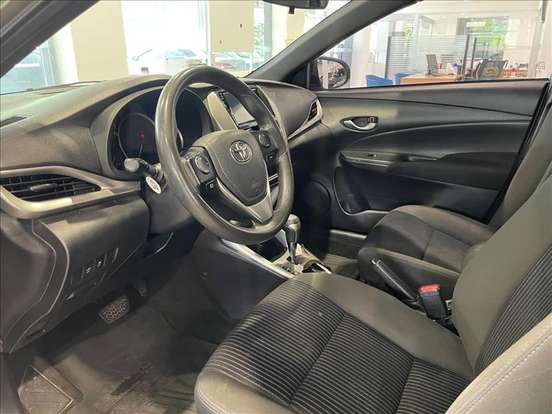 TOYOTA-YARIS-2020