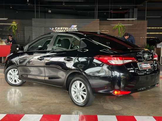 TOYOTA-YARIS-2019