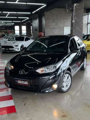 TOYOTA-YARIS-2019