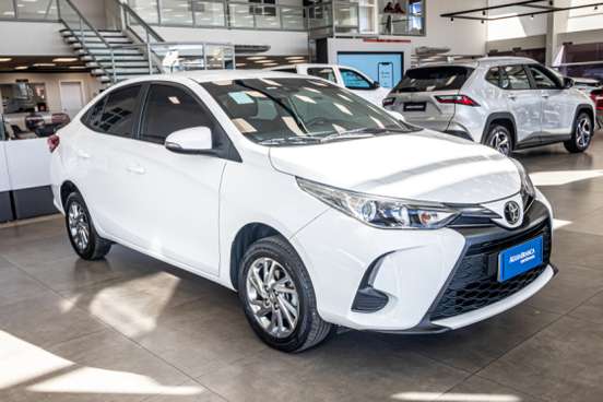 TOYOTA-YARIS-2024