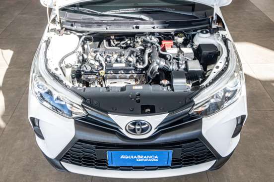 TOYOTA-YARIS-2024
