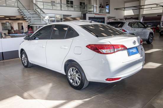 TOYOTA-YARIS-2024