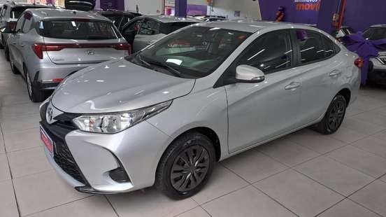 TOYOTA-YARIS-2024