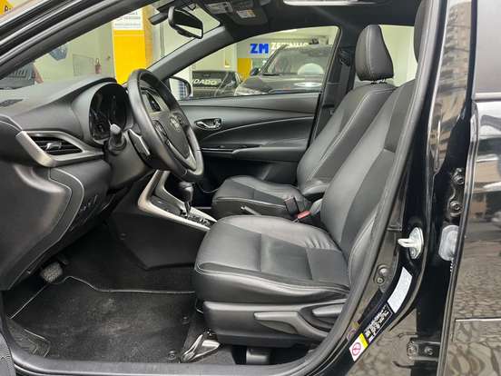 TOYOTA-YARIS-2019