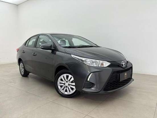 TOYOTA-YARIS-2024