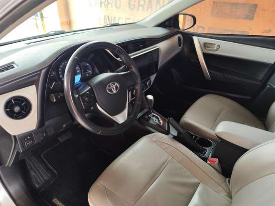 TOYOTA-COROLLA-2018